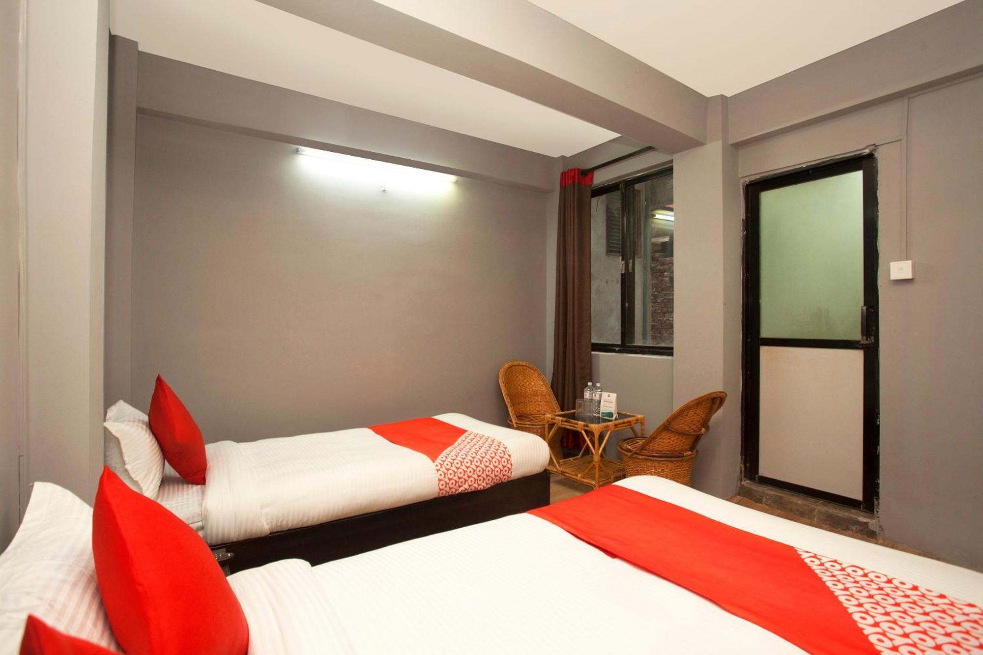 Oyo 587 Hotel Tradition Inn Катманду Экстерьер фото